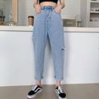 Short-sleeve Cropped T-shirt / Distressed Straight-cut Cropped Jeans