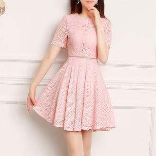 Short Sleeve Pleated Lace Dress