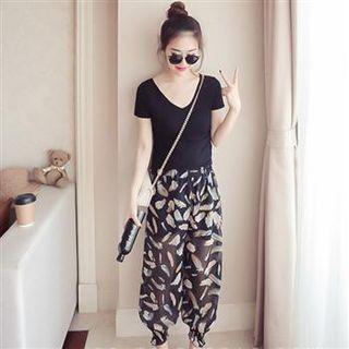 Set: Short-sleeve T-shirt + Floral Chiffon Pants