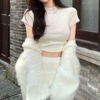 Knit Crop Top / Straight Leg Pants / Fluffy Jacket