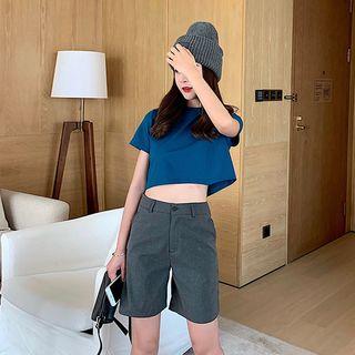 Basic Crop T-shirt / High-waist Shorts
