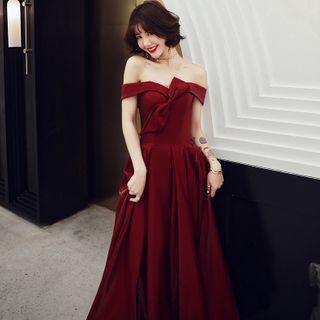 Off-shoulder Bow-accent A-line Gown