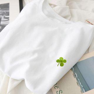 Long-sleeve Clover Embroidered T-shirt
