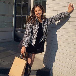 Pocket-front Zebra-pattern Jacket