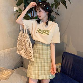 Short-sleeve Lettering T-shirt / Plaid Pencil Skirt