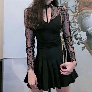 Lace Panel Long Sleeve V-neck Cropped Top