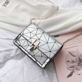 Geometric Print Flap Chain Crossbody Bag