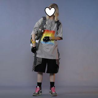 Elbow-sleeve Rainbow Graphic T-shirt