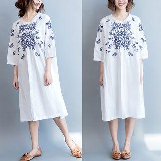 Embroidered Loose-fit Midi Dress