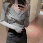 Long-sleeve V-neck Cropped T-shirt / Camisole Top