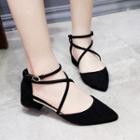 Cross-strap Pointy-toe Sandals