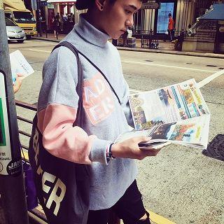 Lettering Turtleneck Sweatshirt