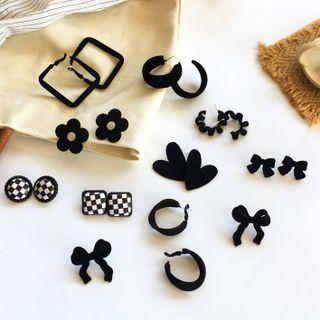 Plain / Checker Flannel Alloy Earring (various Designs)