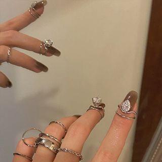 Droplet Rhinestone Alloy Ring