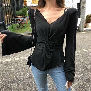 Long-sleeve V-neck Top Black - One Size