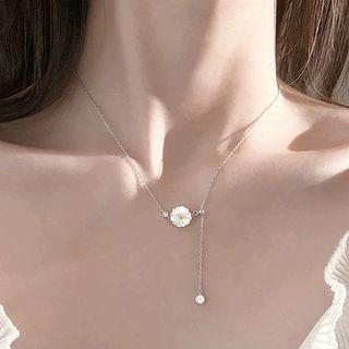 925 Sterling Silver Shell Daisy Pendant Necklace As Shown In Figure - One Size