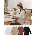 Buttoned-shoulder T-shirt