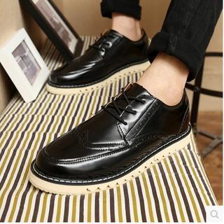 Lace-up Brogue Shoes