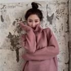 Oversize Turtleneck Sweater / Cropped Wide-leg Pants