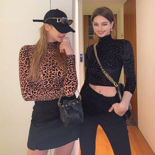 Mock-neck Leopard Velvet Cropped Top
