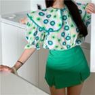 Short-sleeve Floral Print Blouse / Slim-fit Skort