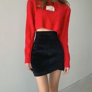 Long-sleeve Round Neck Cable-knit Sweater