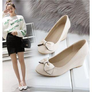 Wedge-heel Bow-accent Pumps