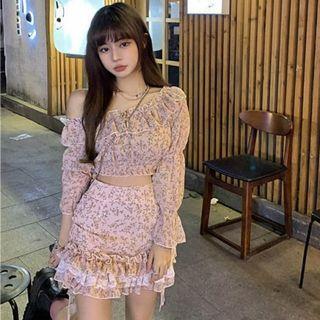 Set: 3/4-sleeve Floral Crop Top + A-line Skirt