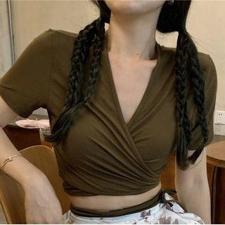 Short-sleeve Cropped T-shirt / Flower Print Pants