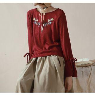 Floral Embroidery Knit Top