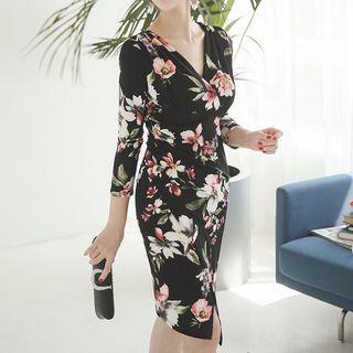3/4-sleeve V-neck Floral Sheath Dress