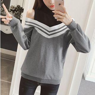 Mock Two-piece Cold-shoulder Turtleneck Sweatshirt