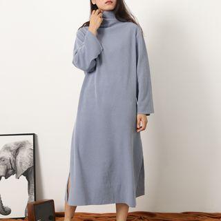 Turtleneck Long-sleeve Midi Shift Dress
