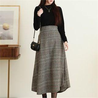 Set: Turtleneck Top + Glen-plaid Long Skirt Black - One Size