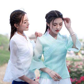 Embroidered Bell 3/4 Sleeve Top