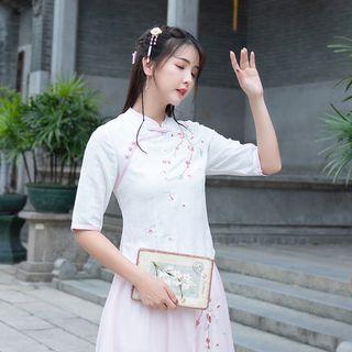 Flower Embroidered Elbow Sleeve Cheongsam Top