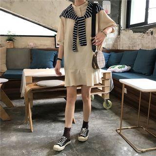Striped Losse-fit Ruffle Short-sleeve Dress