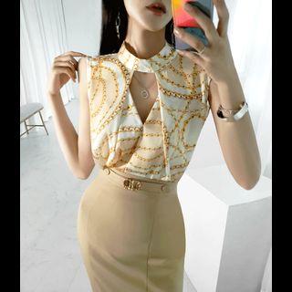 Cutaway-trim Sleeveless Printed Blouse
