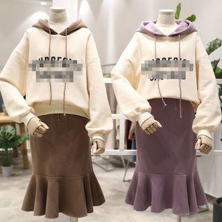Set: Lettering Hoodie + Ruffle Hem Midi Skirt