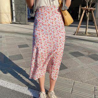 Short-sleeve T-shirt / Floral Print Fitted Midi Skirt