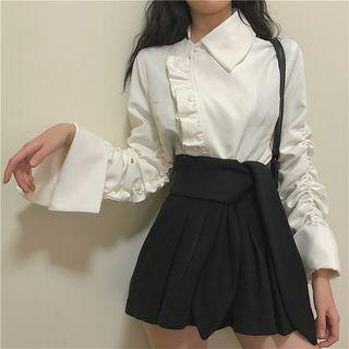 Frilled Long-sleeve Shirt / Plain Shorts