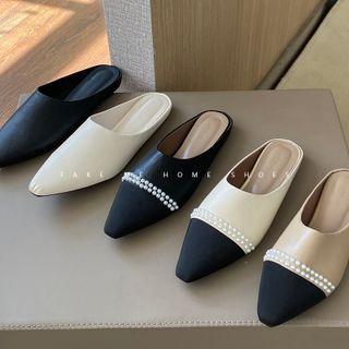 Pearl Color Panel Pointed-toe Sandals