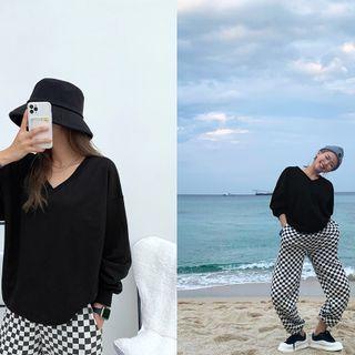 V-neck Plain Sweatshirt Black - One Size