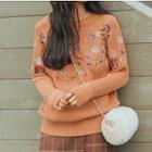 Round Neck Flower Embroidered Sweater
