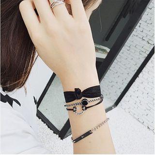 Set Of 4 : Bracelets