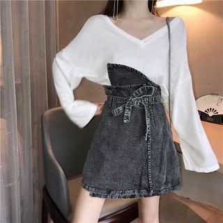V-neck Long-sleeve T-shirt / Asymmetric Denim Skirt