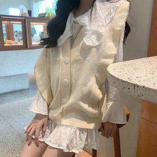 Ruffled Shirred Blouse / V-neck Buttoned Knit Vest
