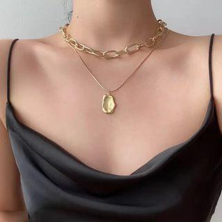 Double-layered Asymmetrical Geometric Pendant Necklace