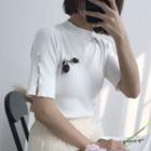 Short-sleeve Mock-neck Knit Top With Brooch