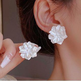 Floral Ear Stud 1 Pair - Silver Needle - White - One Size